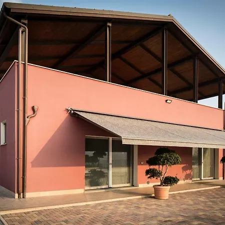 - Uva Bed & Breakfast Fano (Pesaro and Urbino)